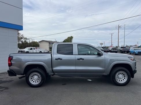 Used 2024 Chevrolet Colorado W/T w/ WT Convenience Package image 3