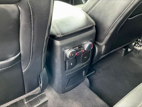 Used 2022 Ford Explorer Limited image 35