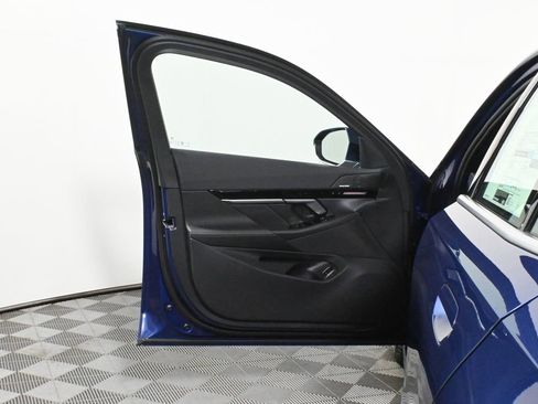 Used 2026 BMW 530i xDrive w/ Premium Package image 30