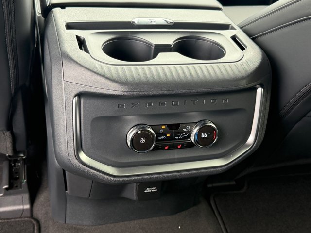 New 2027 Ford Expedition Platinum w/ Stealth Appearance Package AWD/4WD image 17