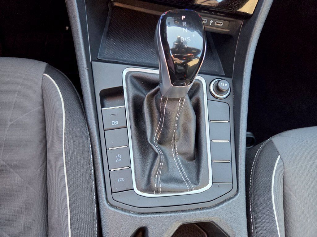 Used 2025 Volkswagen Jetta Sport FWD image 16
