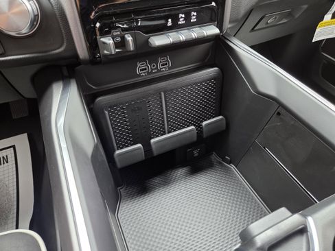 New 2026 RAM 1500 Laramie AWD/4WD image 33