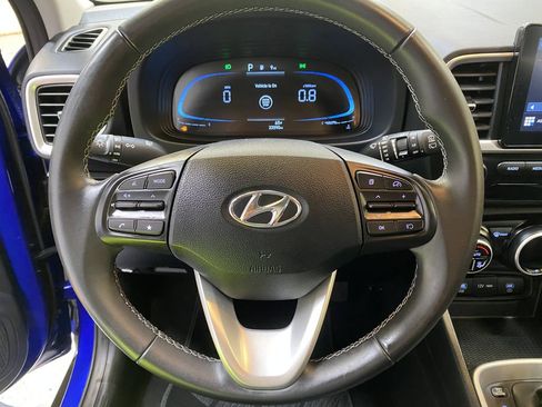 Used 2025 Hyundai Venue SEL FWD image 29