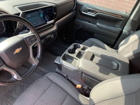 Used 2023 Chevrolet Silverado 1500 LT w/ Protection Package AWD/4WD image 10