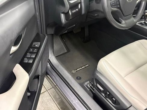 Used 2023 Lexus UX 250h FWD w/ Accessory Package (Z1) image 11