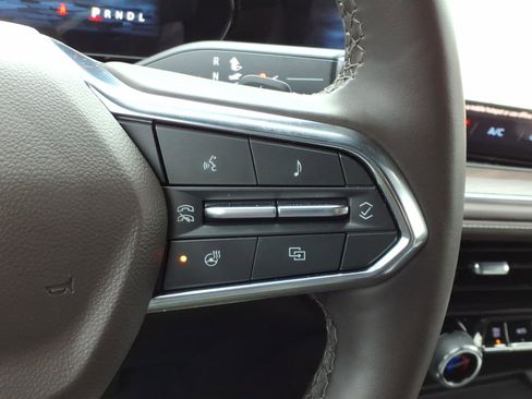 Used 2025 Chevrolet Suburban LT w/ Comfort Package image 17