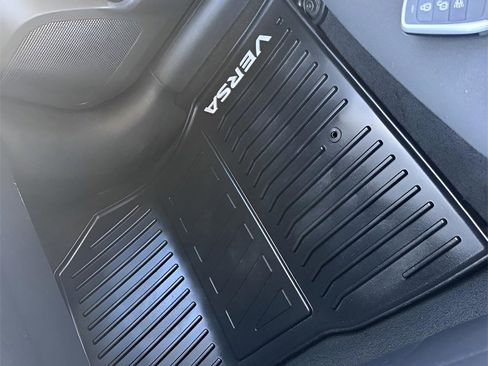 Used 2021 Nissan Versa SV image 26