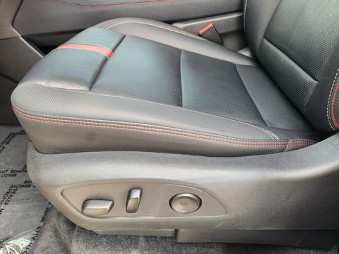 Used 2024 Chevrolet Traverse RS image 24