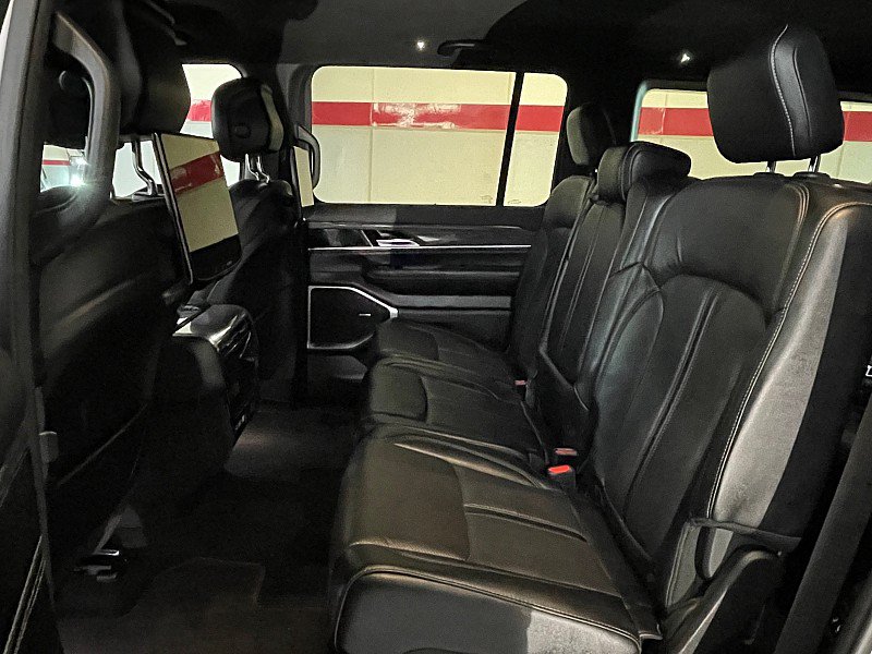 Used 2022 Jeep Wagoneer Series III w/ Rear Seat Video Group 1 AWD/4WD image 21