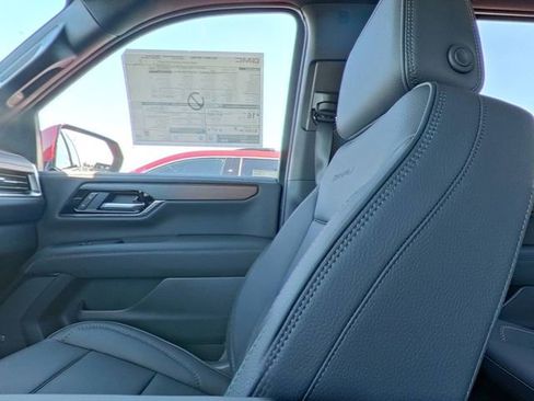 New 2026 GMC Yukon XL Denali w/ Sun & Power Step Package AWD/4WD image 28