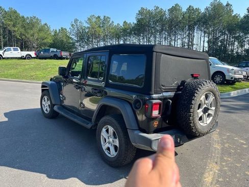 Used 2019 Jeep Wrangler Unlimited Sport S AWD/4WD image 5