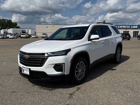 Used 2023 Chevrolet Traverse LT AWD/4WD image 1