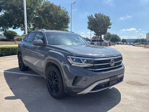 Used 2021 Volkswagen Atlas Cross Sport SE FWD image 3