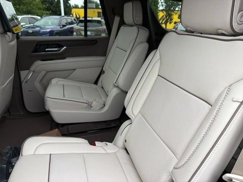 New 2026 GMC Yukon Denali w/ Advanced Technology Package AWD/4WD image 19