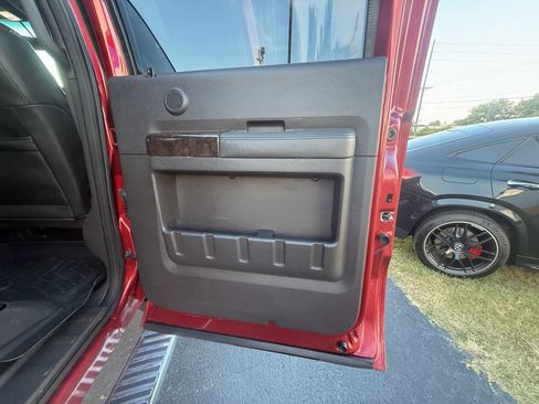 Used 2015 Ford F250 Platinum w/ FX4 Off-Road Package AWD/4WD image 19