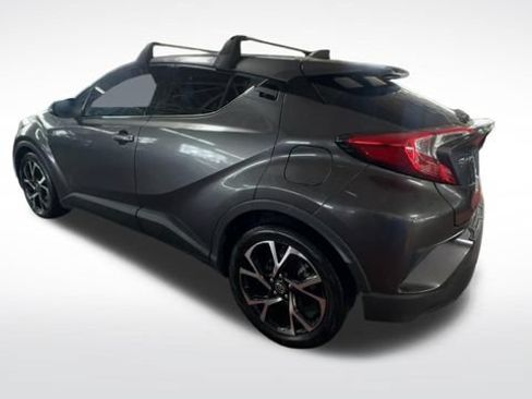 Used 2019 Toyota C-HR Limited FWD image 7