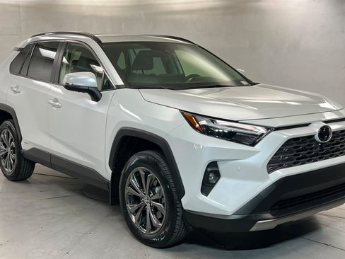 Certified 2025 Toyota RAV4 Limited w/ Advanced Technology Package AWD/4WD image 7