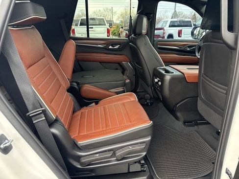 Used 2023 GMC Yukon Denali Ultimate image 30