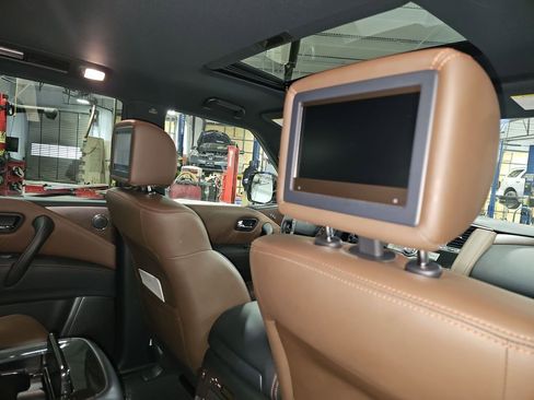 Used 2019 Nissan Armada Platinum w/ Captain's Chairs Package image 22