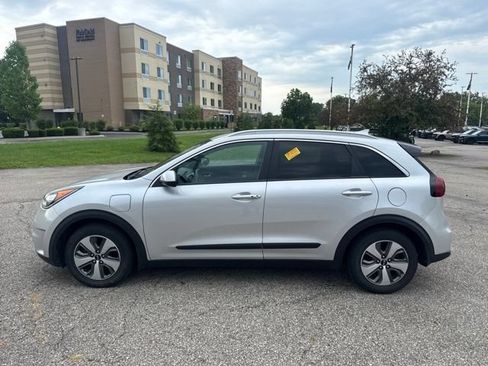 Used 2019 Kia Niro LX FWD image 2