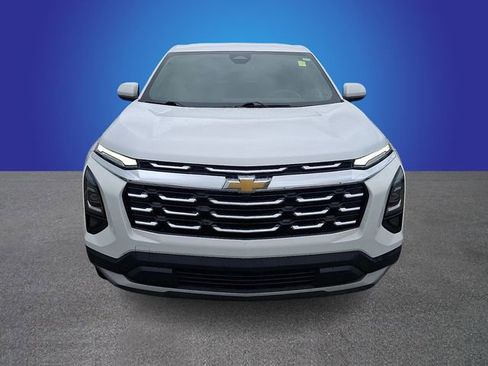 Used 2025 Chevrolet Equinox LT FWD image 2