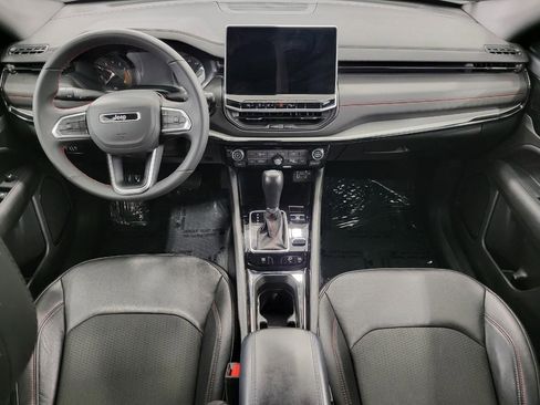 Used 2025 Jeep Compass Trailhawk AWD/4WD image 6