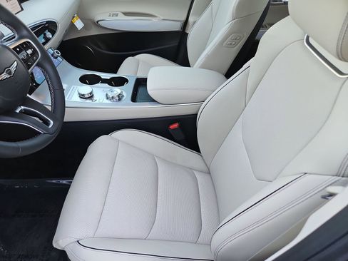 New 2026 Genesis GV70 2.5T Advanced AWD/4WD image 15