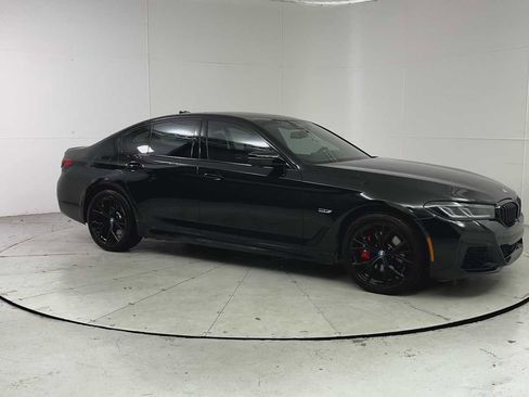 Used 2023 BMW 530e xDrive w/ Executive Package image 9