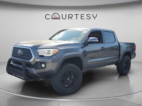 Used 2019 Toyota Tacoma TRD Off-Road RWD image 1