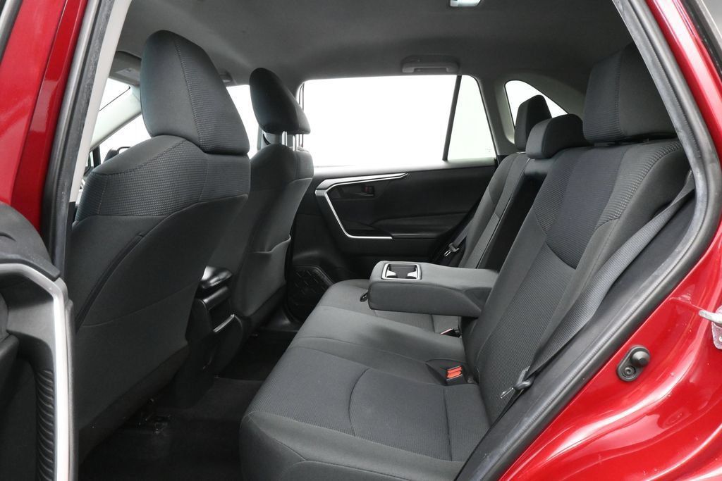 Used 2021 Toyota RAV4 LE FWD image 26