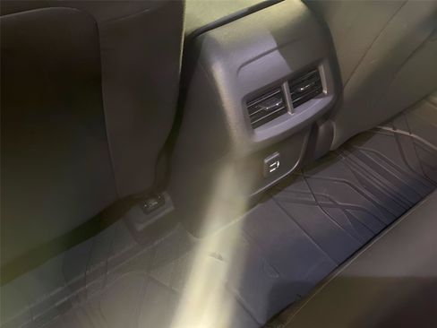 Certified 2024 Chevrolet Equinox LT w/ LPO, Floor Liner Package FWD image 28