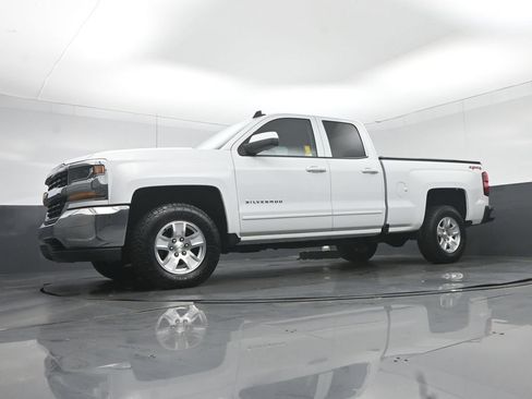 Used 2018 Chevrolet Silverado 1500 LT AWD/4WD image 51