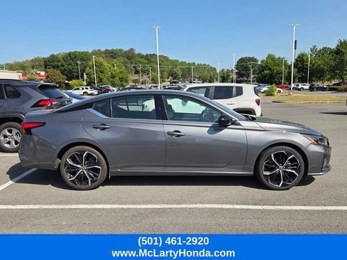 Used 2025 Nissan Altima 2.5 SR FWD image 5