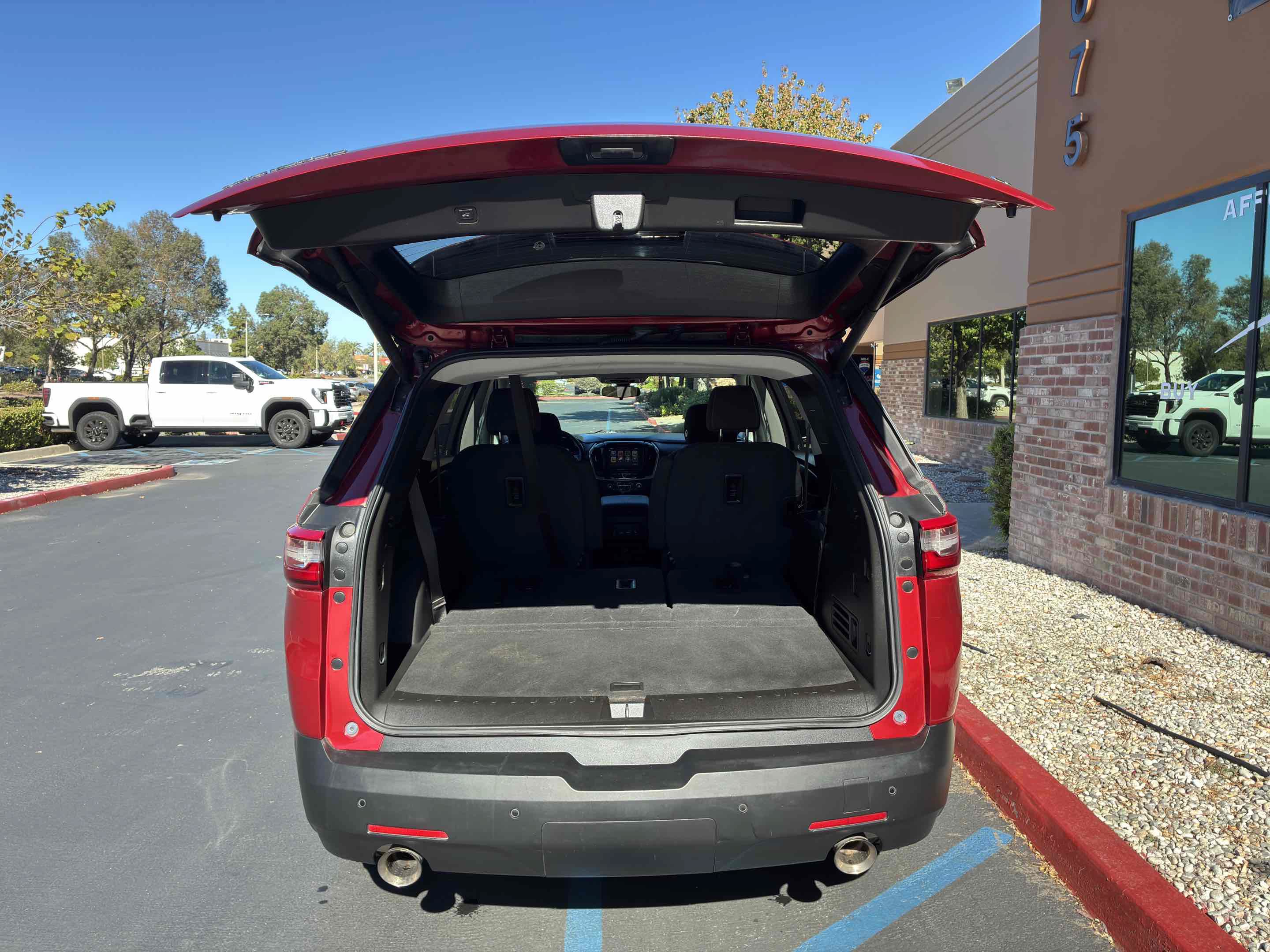 Used 2019 Chevrolet Traverse LT FWD image 54