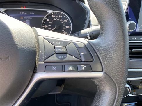 Used 2024 Nissan Altima 2.5 SV FWD image 15