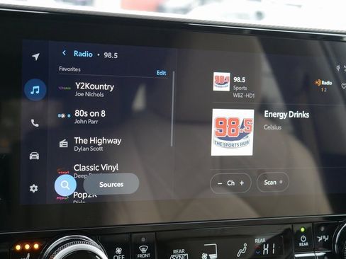 Used 2024 Toyota Highlander Platinum image 19