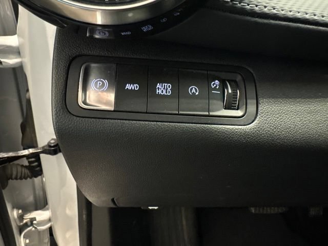 Used 2025 Chevrolet Equinox LT AWD/4WD image 13