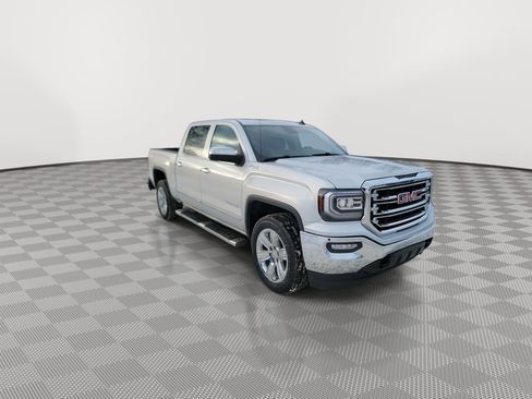 Used 2018 GMC Sierra 1500 SLT image 2