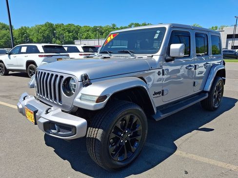 Certified 2021 Jeep Wrangler Unlimited Sahara AWD/4WD image 3