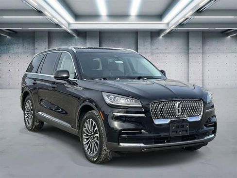 Used 2023 Lincoln Aviator Reserve w/ Elements Package Plus image 2