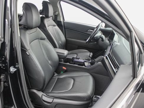 Used 2025 Kia Sportage EX FWD image 23