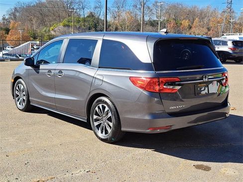 Used 2024 Honda Odyssey EX-L image 3