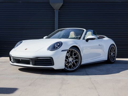 Certified 2022 Porsche 911 Carrera image 1