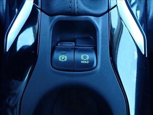 Used 2023 Toyota Corolla Cross XLE image 23