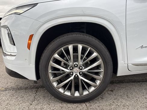 New 2026 Buick Enclave Avenir w/ Super Cruise Package AWD/4WD image 10