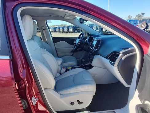 Used 2020 Jeep Cherokee Limited image 23