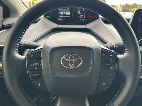 Used 2025 Toyota Prius XLE FWD image 28