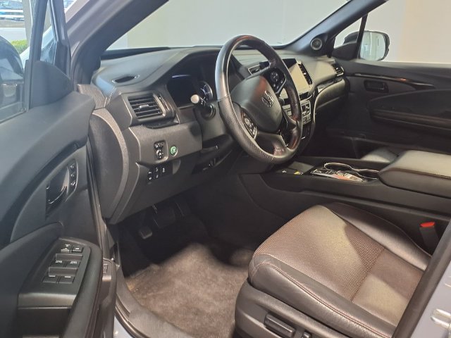 Used 2024 Honda Passport Black Edition image 6