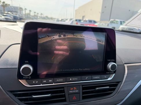 Used 2025 Nissan Altima 2.5 SV image 28