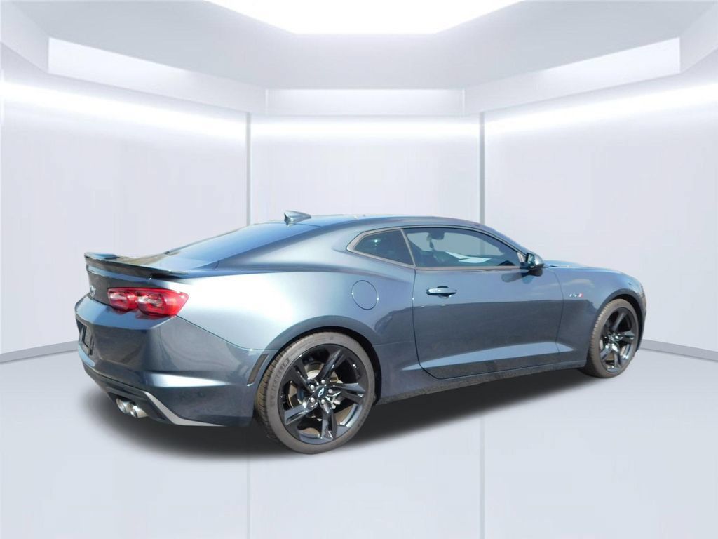 Used 2020 Chevrolet Camaro LT RWD image 3